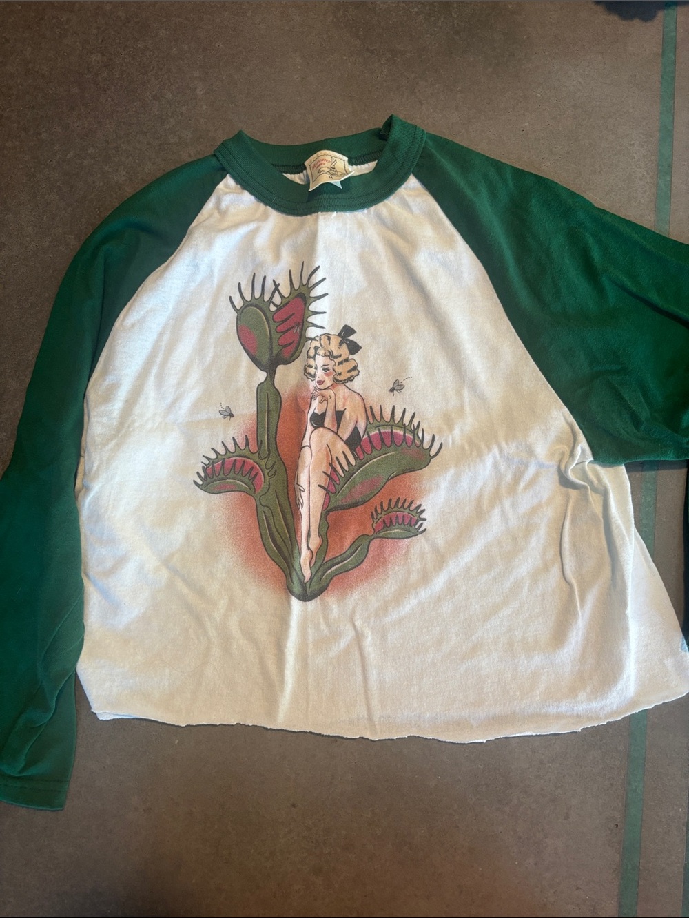 White & Green Raglan Crop Top with Venus Flytrap Graphic